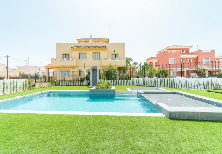 New Build - Bungalow -
Torrevieja - Los Balcones