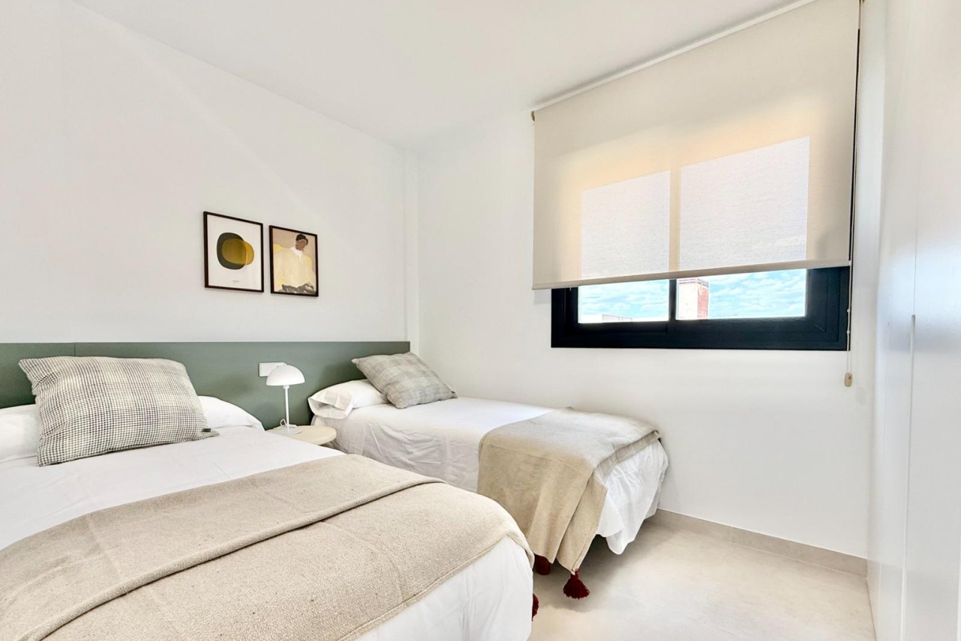 New Build - Town House -
Cox - San Fernando