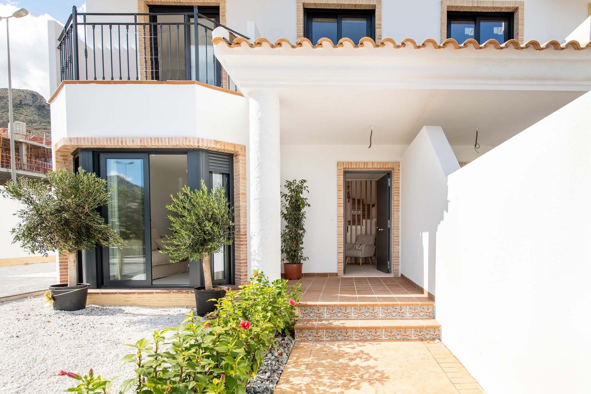 Obra nueva - Bungalow -
Cox - San Fernando