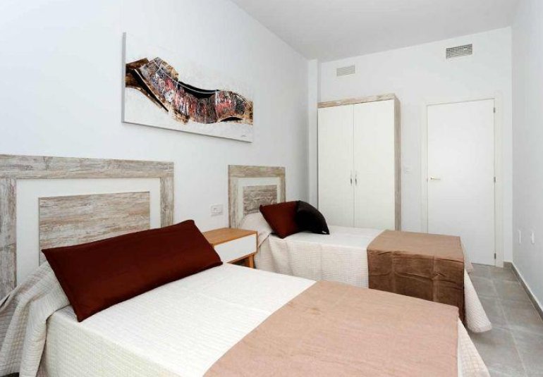 Obra nueva - Cuatro -
Daya Nueva - Centro