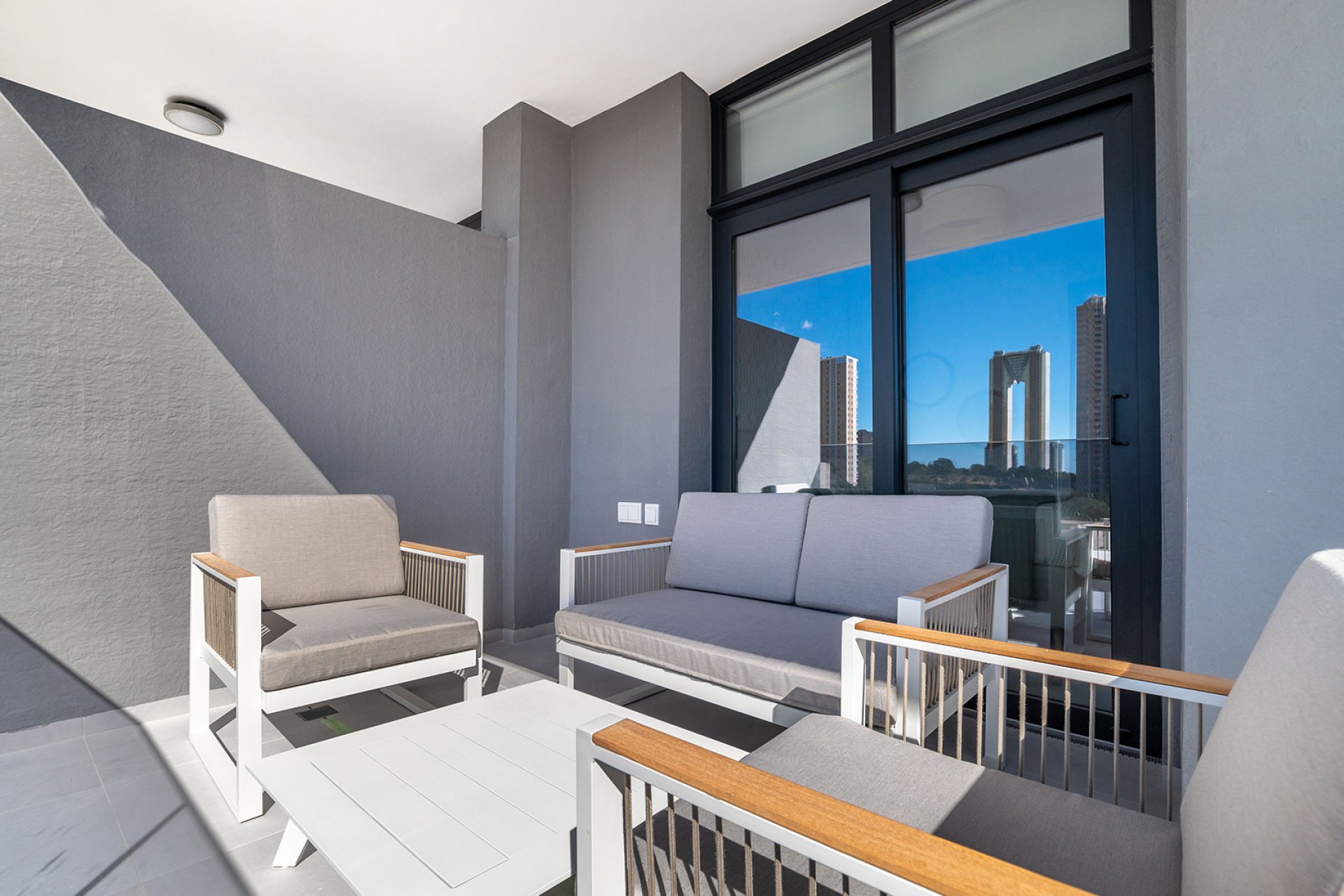 Obra nueva - Piso -
Benidorm - Spain