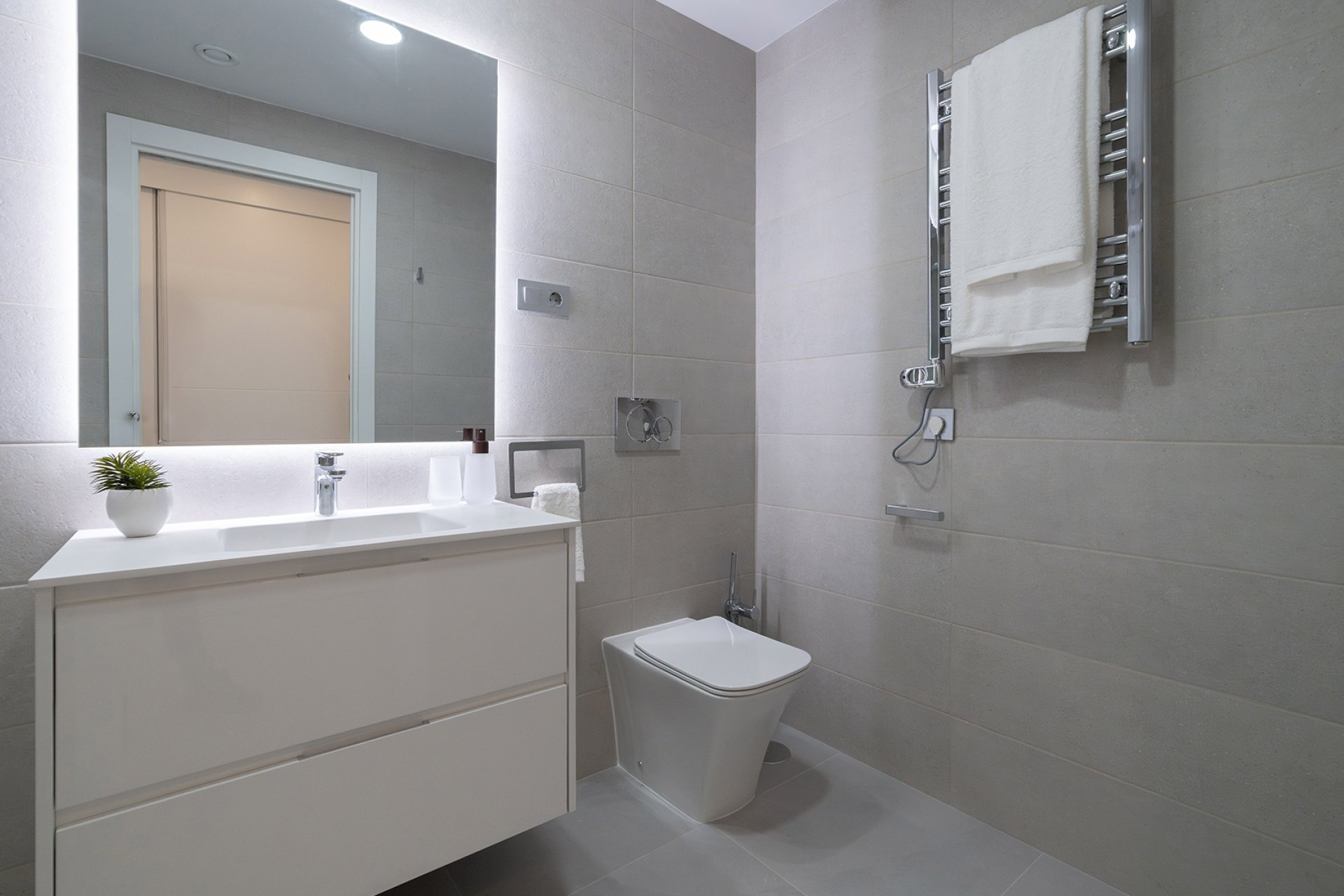 Obra nueva - Piso -
Benidorm - Spain