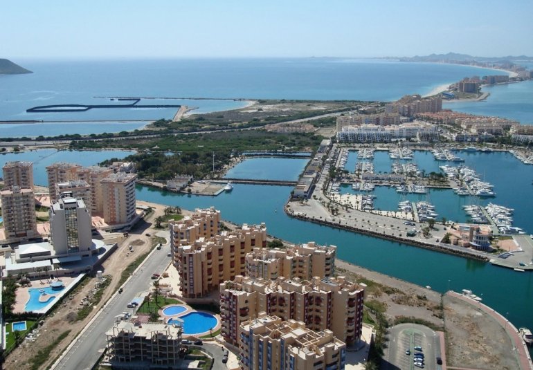 Obra nueva - Piso -
La Manga