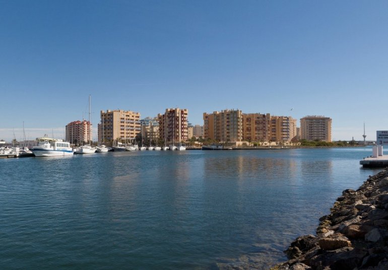 Obra nueva - Piso -
La Manga