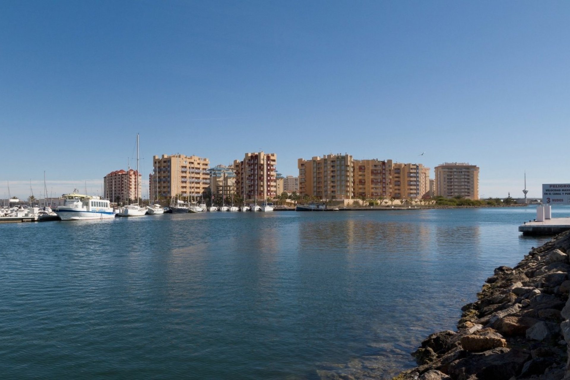 Obra nueva - Piso -
La Manga