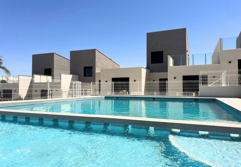 Obra nueva - Town House -
BAÑOS Y MENDIGO - Altaona Golf