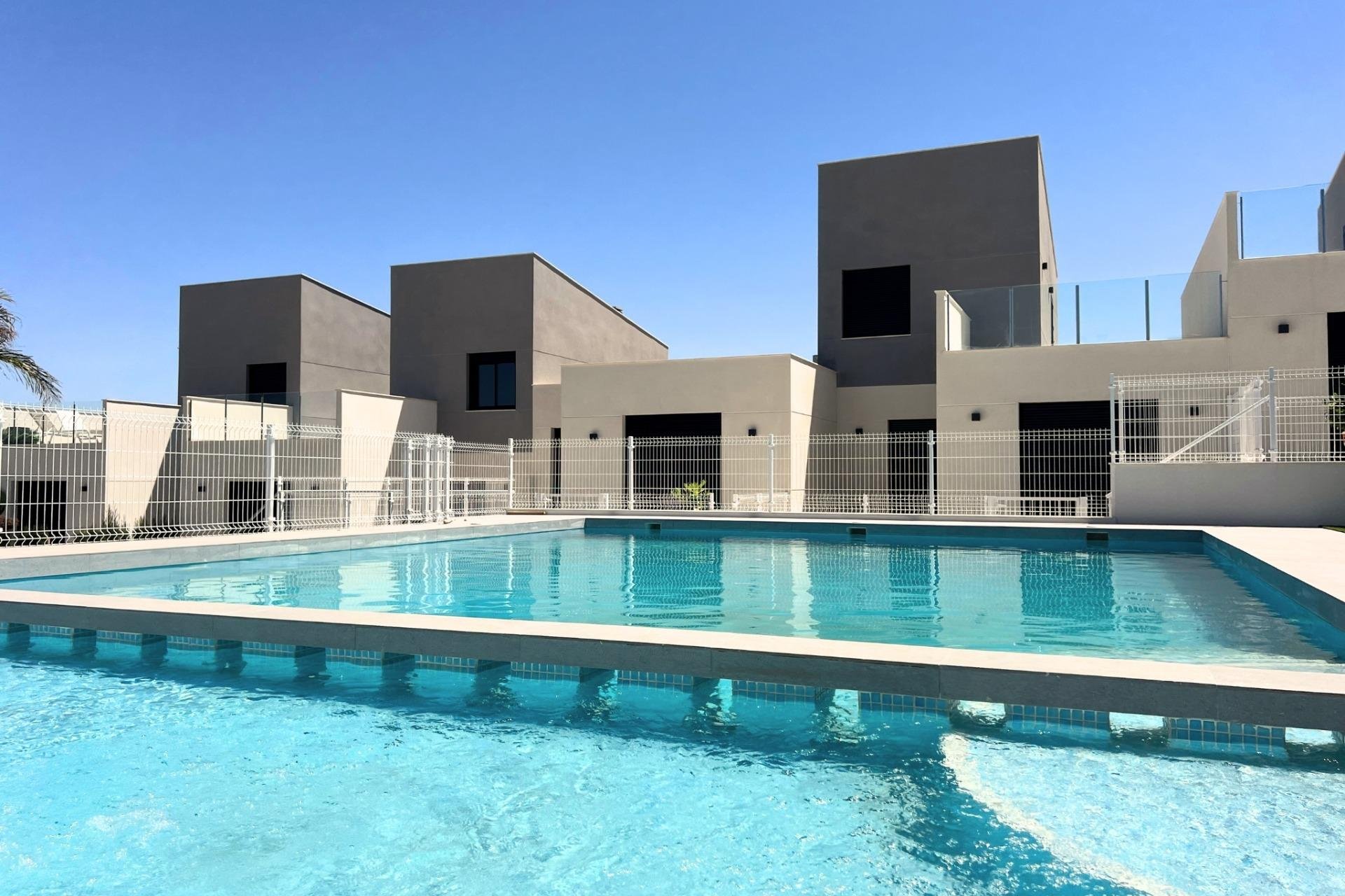 Obra nueva - Town House -
BAÑOS Y MENDIGO - Altaona Golf