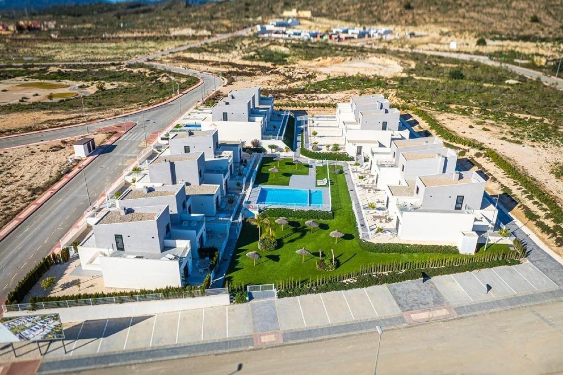 Obra nueva - Town House -
BAÑOS Y MENDIGO - Altaona Golf