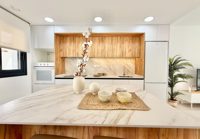 Obra nueva - Town House -
Cox - San Fernando