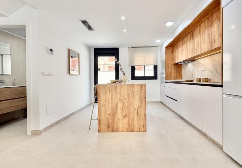 Obra nueva - Town House -
Cox - San Fernando