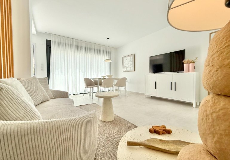 Obra nueva - Town House -
Cox - San Fernando