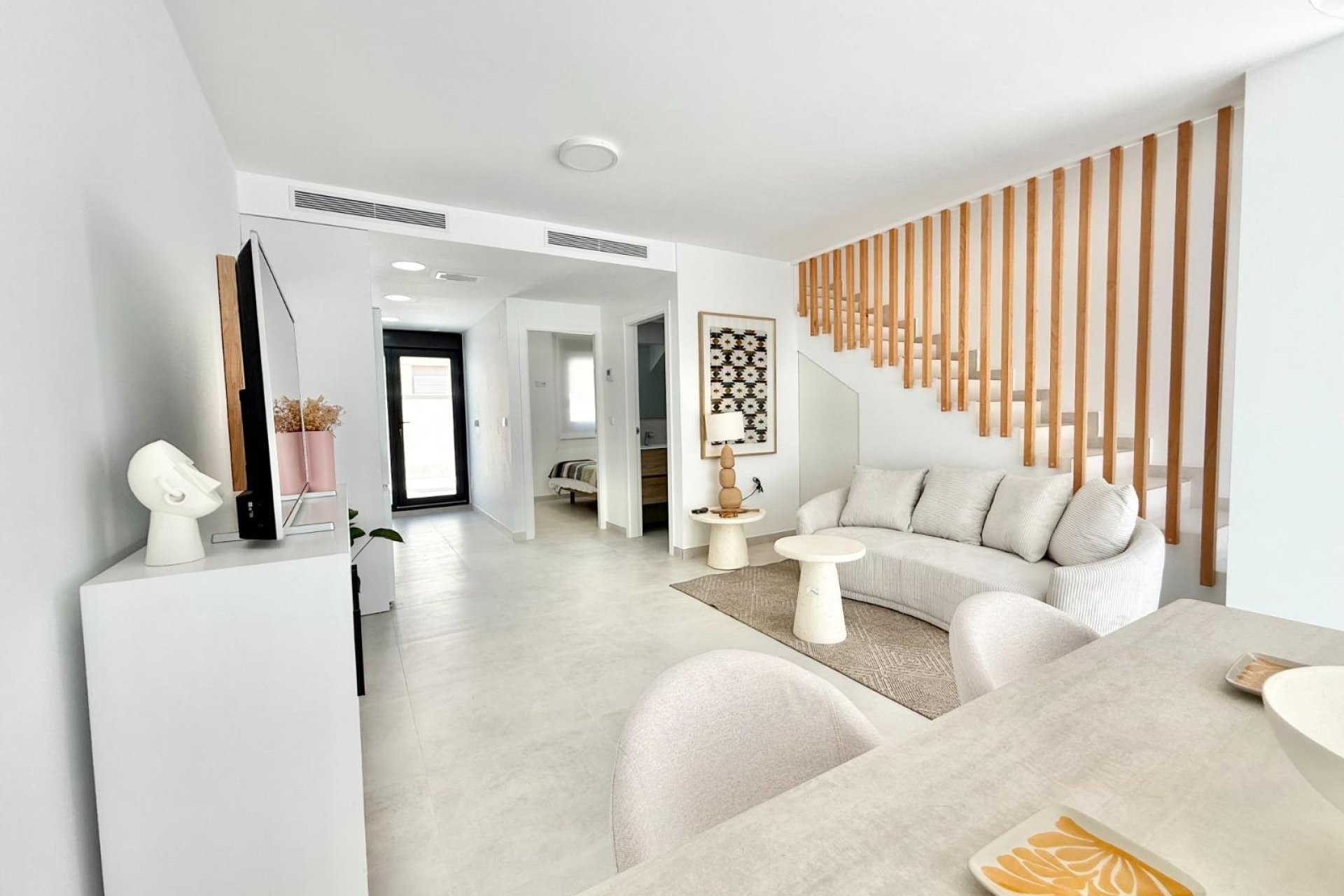 Obra nueva - Town House -
Cox - San Fernando