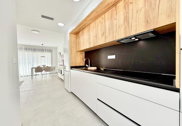Obra nueva - Town House -
Cox - San Fernando