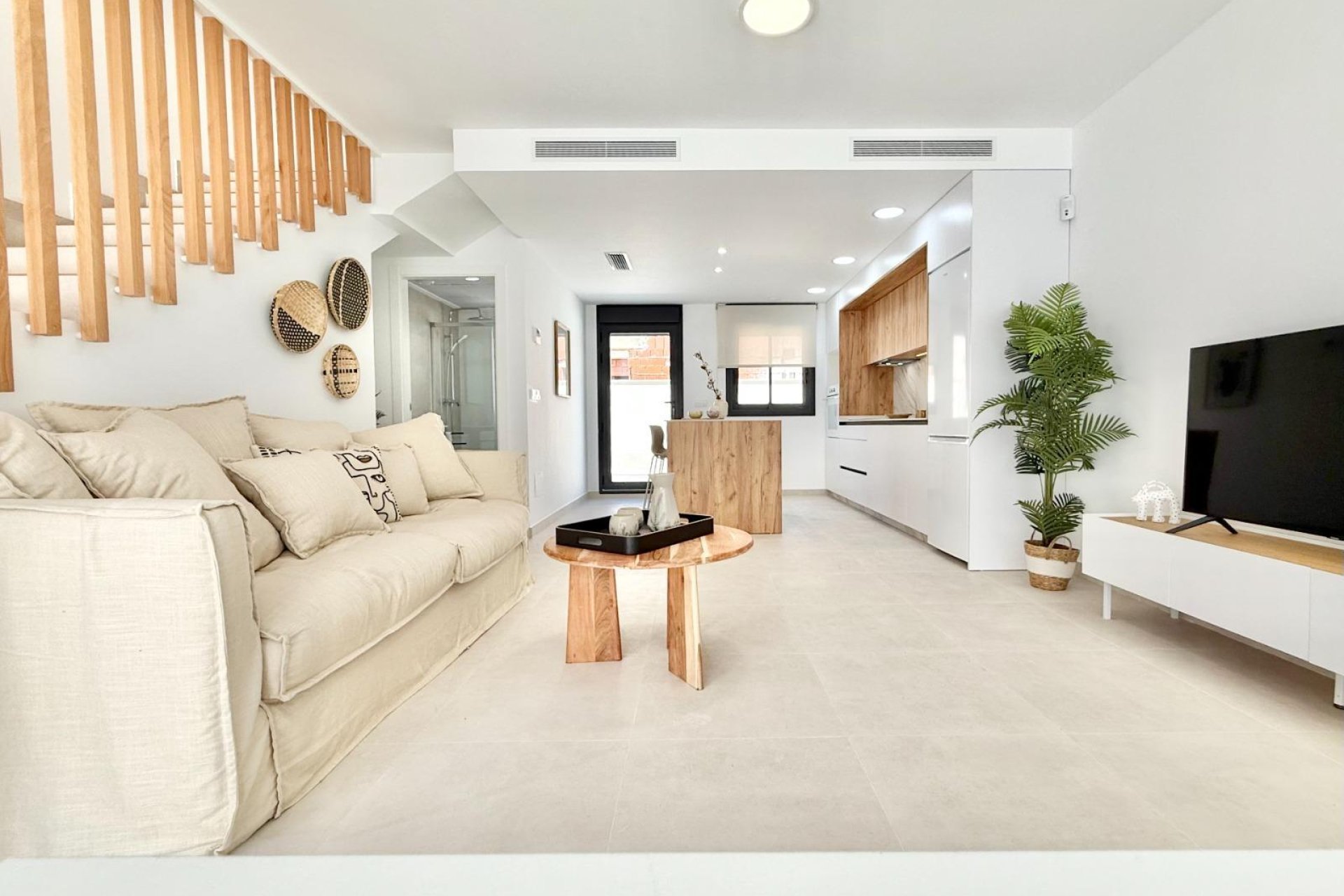 Obra nueva - Town House -
Cox - San Fernando