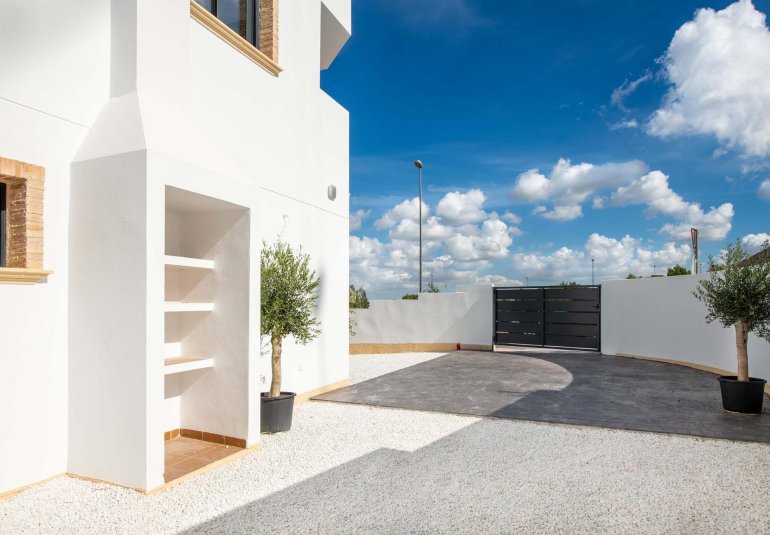 Obra nueva - Town House -
Cox - San Fernando