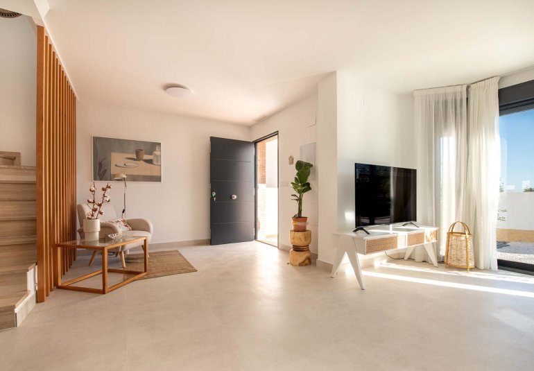 Obra nueva - Town House -
Cox - San Fernando