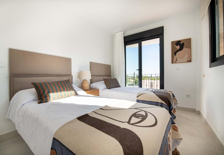 Obra nueva - Town House -
Cox - San Fernando