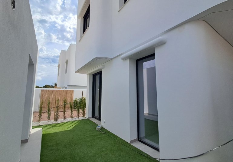 Obra nueva - Villa -
Alfas del Pí - El Albir