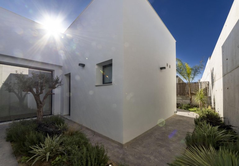 Obra nueva - Villa -
BAÑOS Y MENDIGO - Altaona Golf