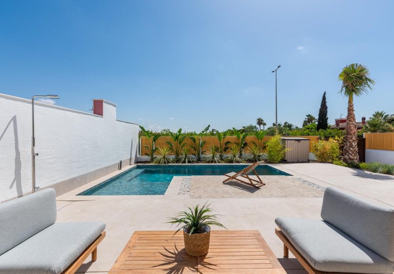 Obra nueva - Villa -
Benijofar - Centro