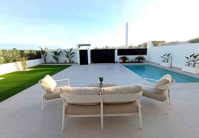 Obra nueva - Villa -
Benijofar - Pueblo