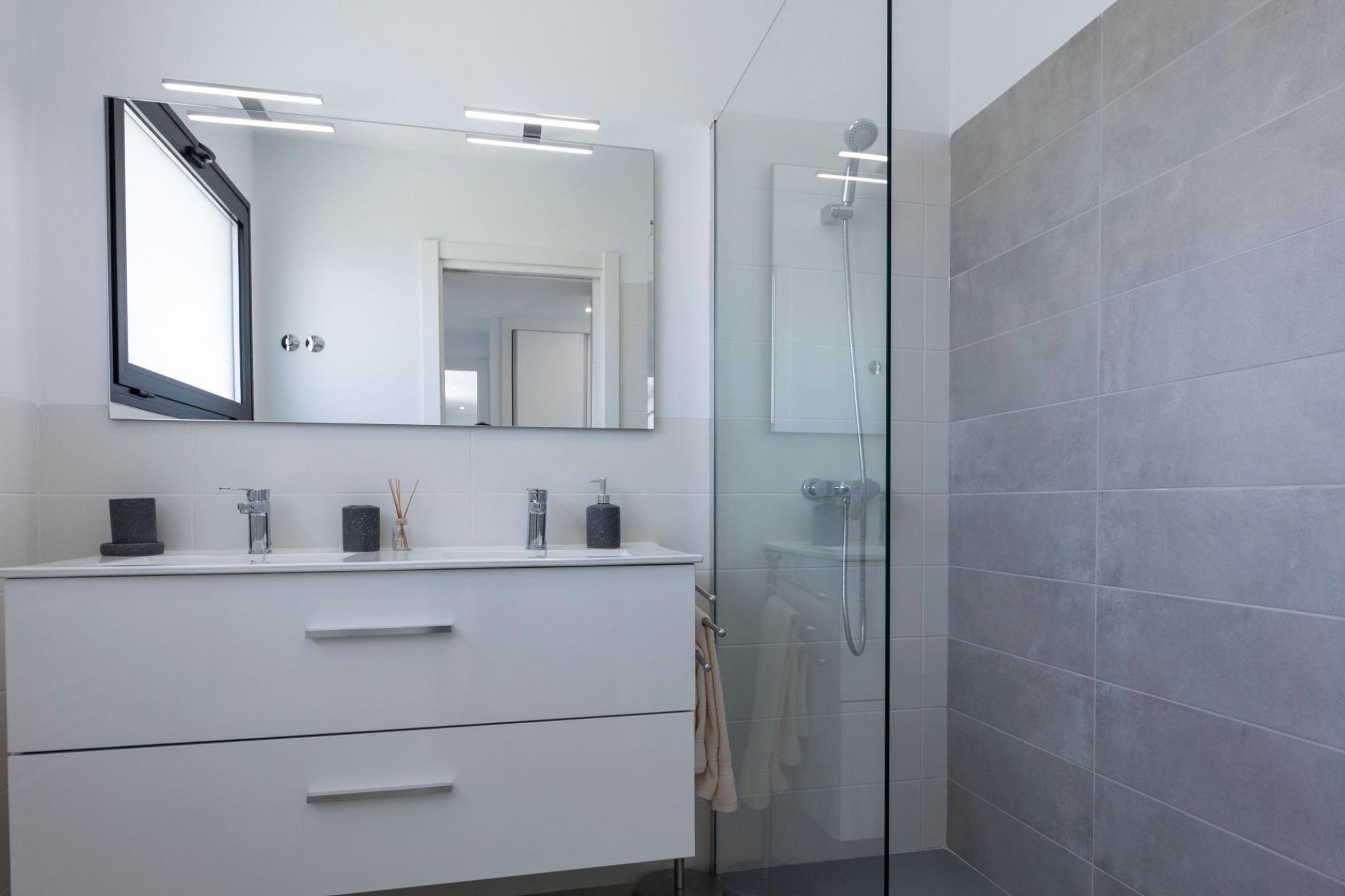 Obra nueva - Villa -
Calasparra - Coto riñales