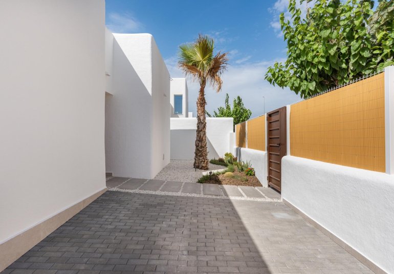 Obra nueva - Villa -
Dolores - polideportivo