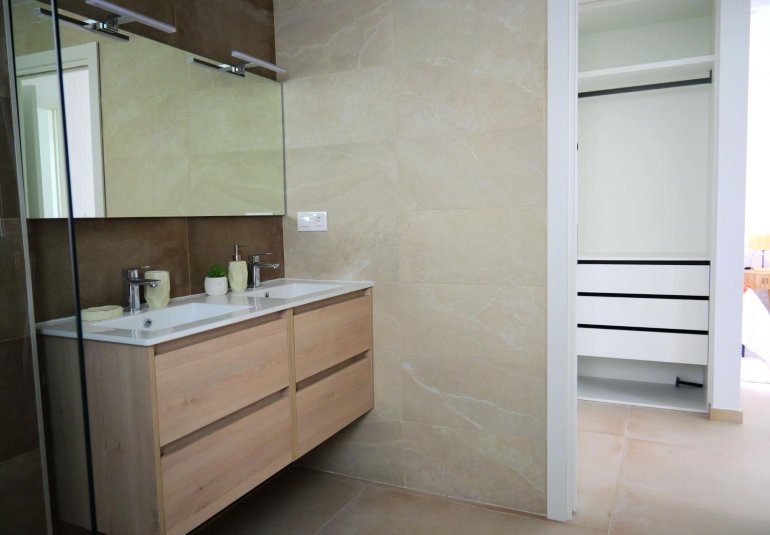 Obra nueva - Villa -
Dolores - polideportivo