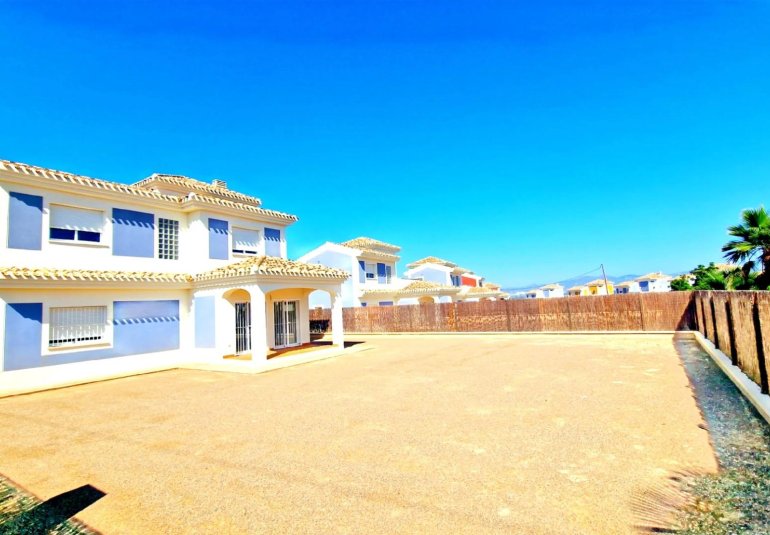 Obra nueva - Villa -
Lorca - Purias