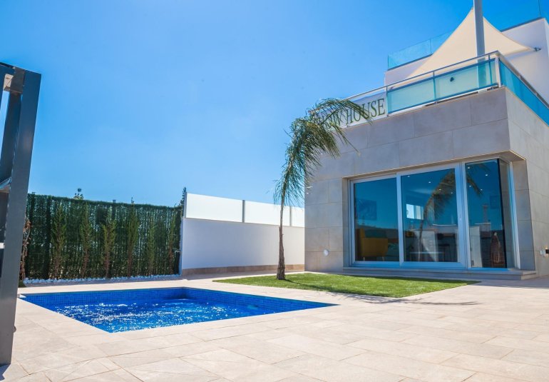 Obra nueva - Villa -
Los Alcázares - Torre del Rame