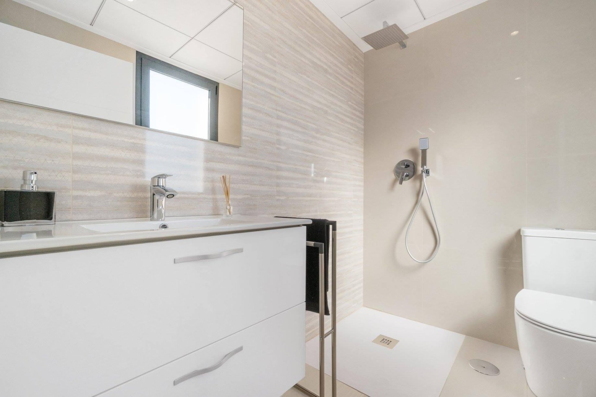 Obra nueva - Villa -
Los Montesinos - La herrada