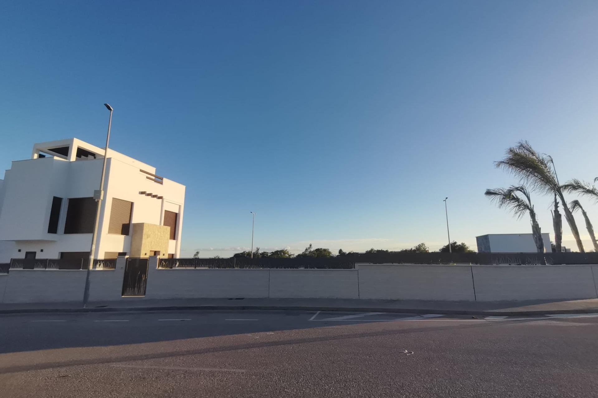 Obra nueva - Villa -
Los Montesinos - La herrada