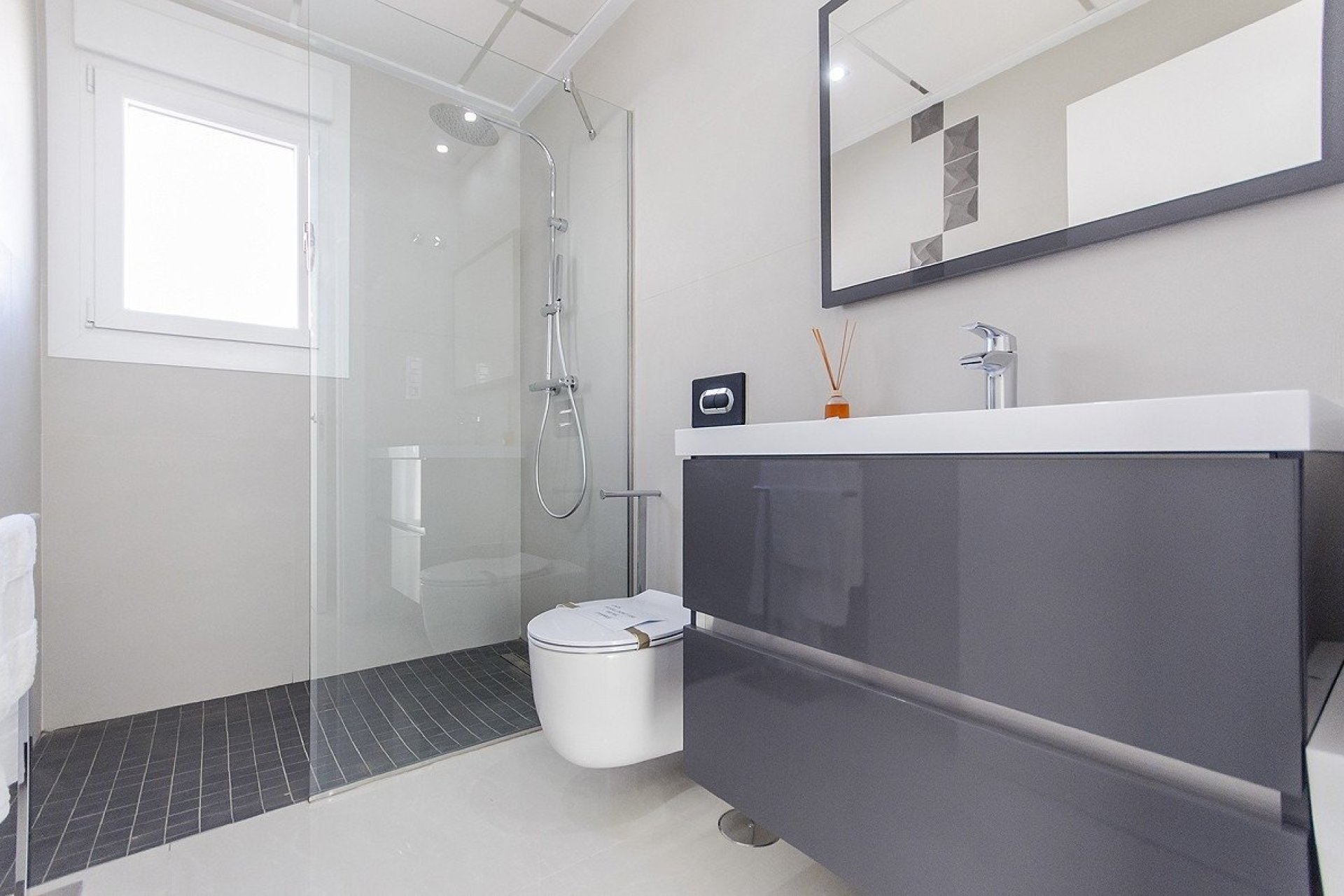 Obra nueva - Villa -
Los Montesinos - La herrada