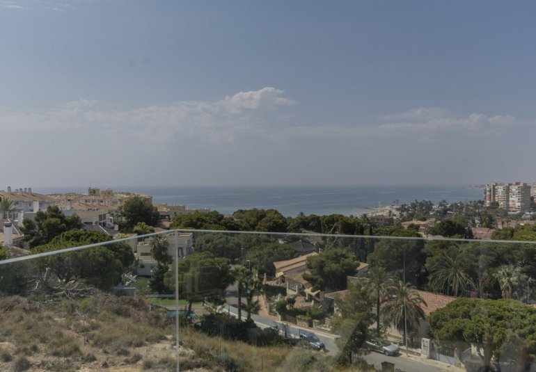 Obra nueva - Villa -
Orihuela Costa - Campoamor