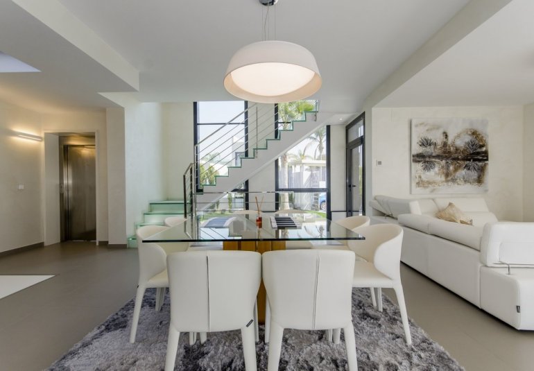 Obra nueva - Villa -
Orihuela Costa - Campoamor