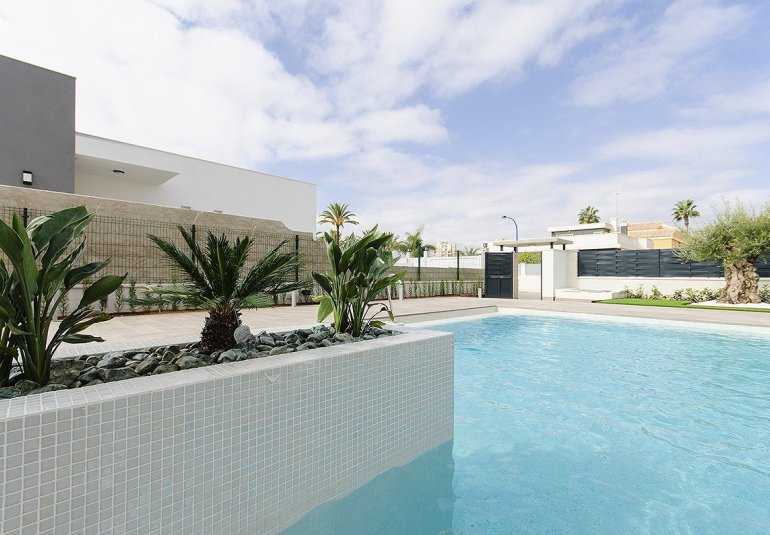 Obra nueva - Villa -
Orihuela Costa - Campoamor