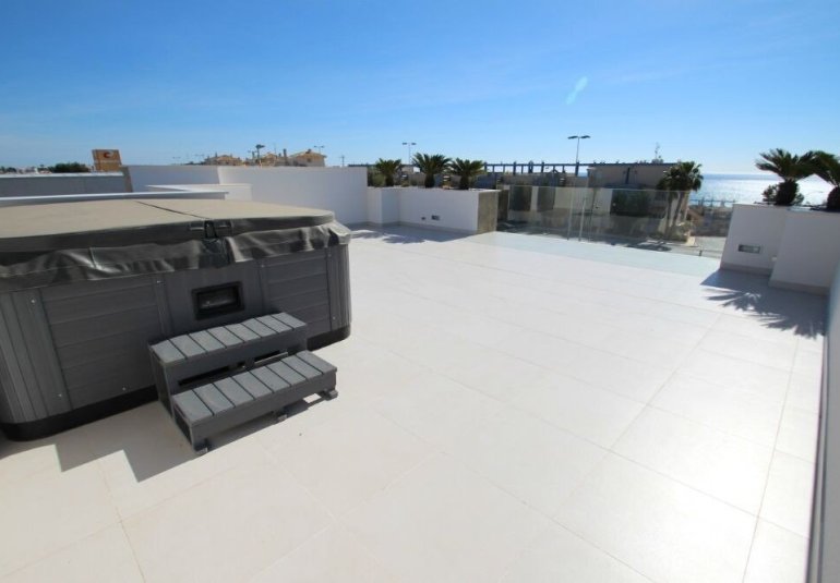 Obra nueva - Villa -
Orihuela Costa - Campoamor