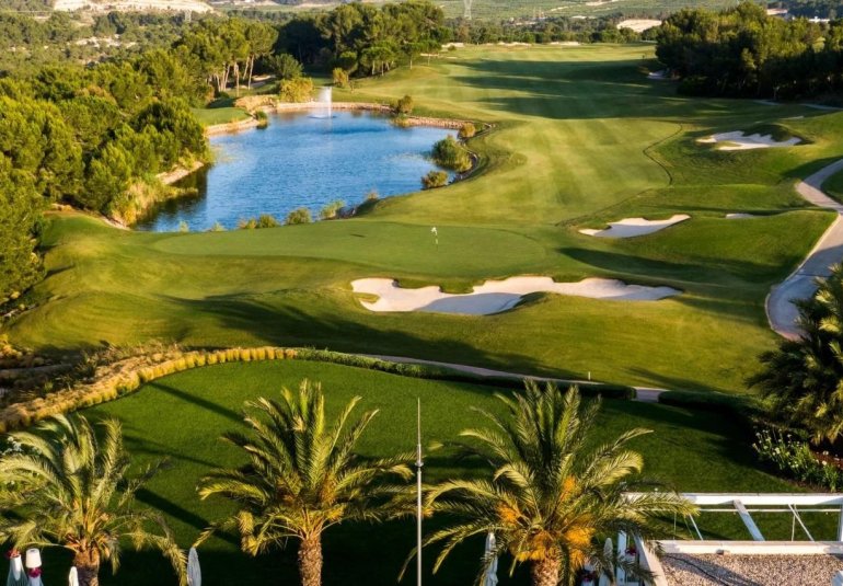 Obra nueva - Villa -
Orihuela - Las Colinas