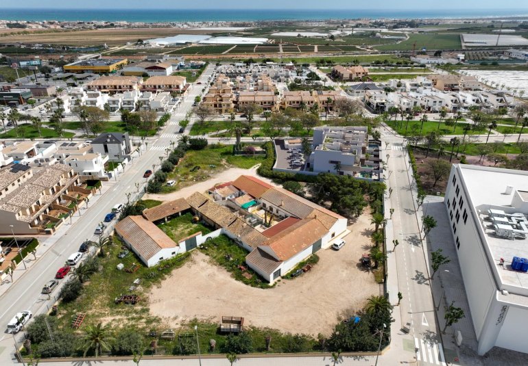 Obra nueva - Villa -
Pilar de la Horadada - parques de Andromeda