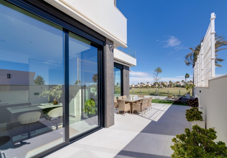 Obra nueva - Villa -
Pilar de la Horadada - Roda Golf