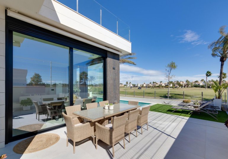 Obra nueva - Villa -
Pilar de la Horadada - Roda Golf