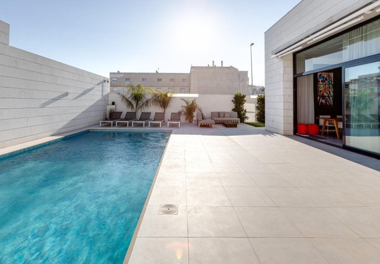 Obra nueva - Villa -
Pilar de la Horadada