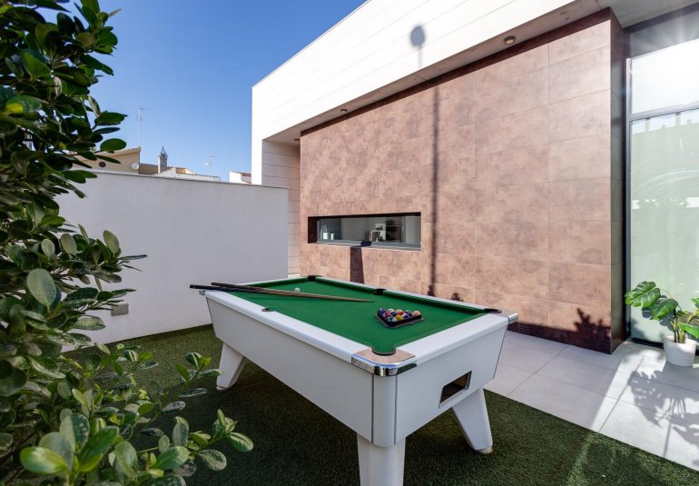 Obra nueva - Villa -
Pilar de la Horadada