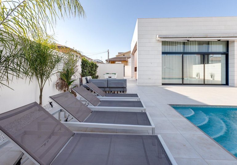 Obra nueva - Villa -
Pilar de la Horadada