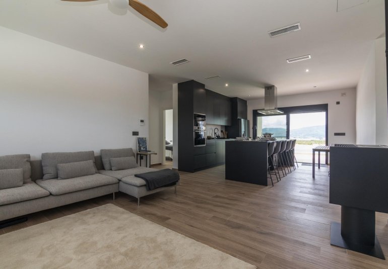 Obra nueva - Villa -
Pinoso - Lel