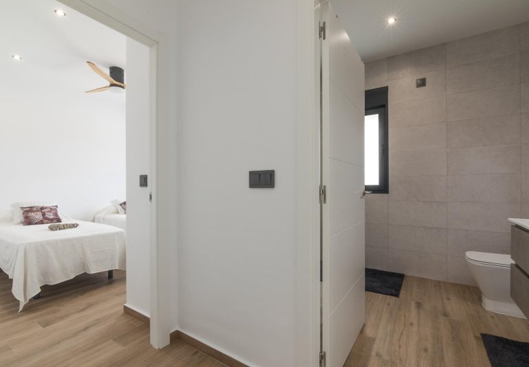 Obra nueva - Villa -
Pinoso - Lel