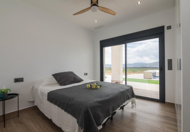 Obra nueva - Villa -
Pinoso - Lel