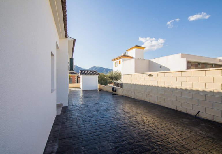 Obra nueva - Villa -
Pinoso - Lel