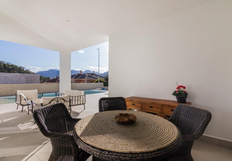 Obra nueva - Villa -
Pinoso - Lel
