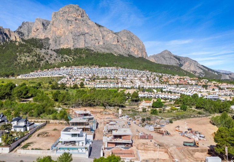 Obra nueva - Villa -
Polop - Urbanizaciones